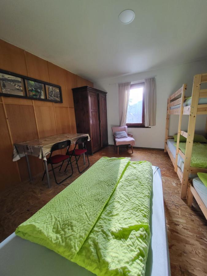 Albergue Bus Station Beds Bled Exterior foto