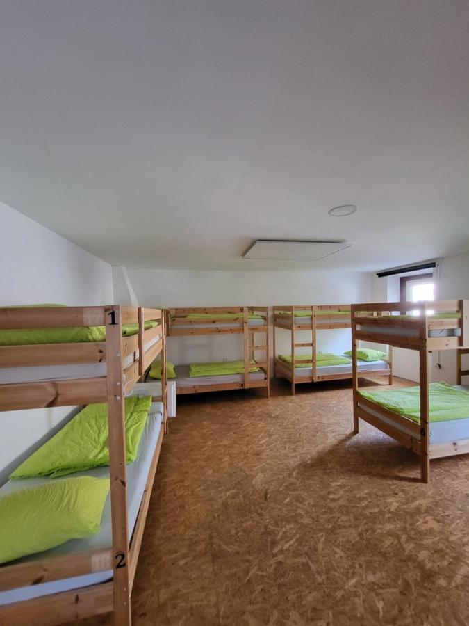 Albergue Bus Station Beds Bled Exterior foto