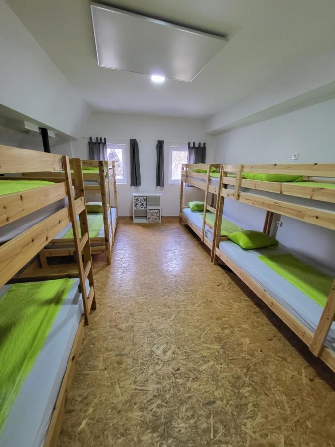 Albergue Bus Station Beds Bled Exterior foto