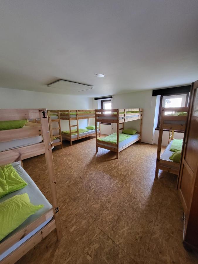 Albergue Bus Station Beds Bled Exterior foto