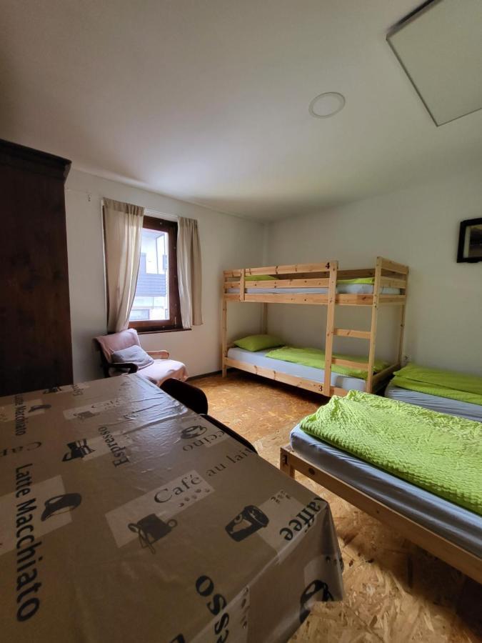 Albergue Bus Station Beds Bled Exterior foto