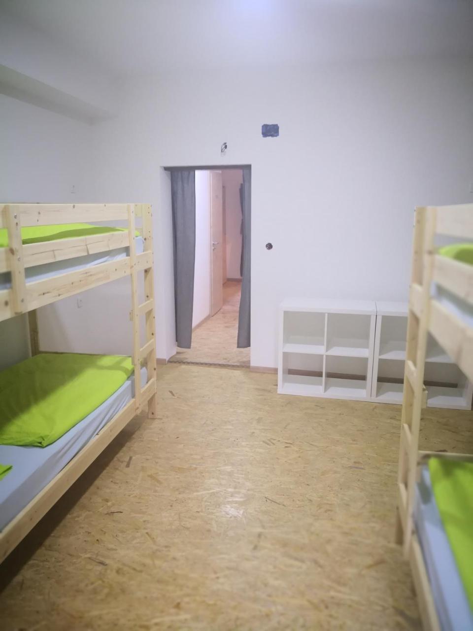 Albergue Bus Station Beds Bled Exterior foto