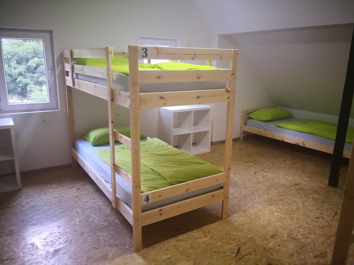Albergue Bus Station Beds Bled Exterior foto