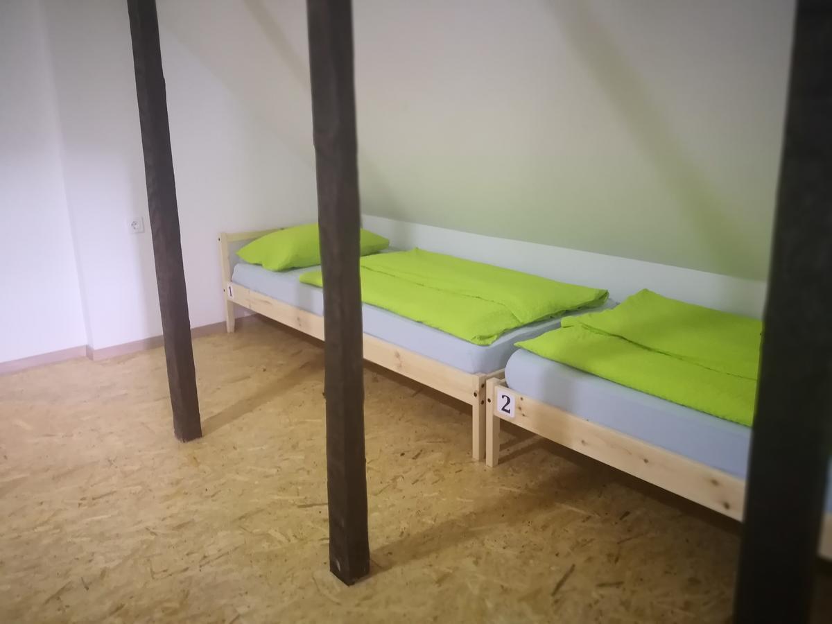 Albergue Bus Station Beds Bled Exterior foto