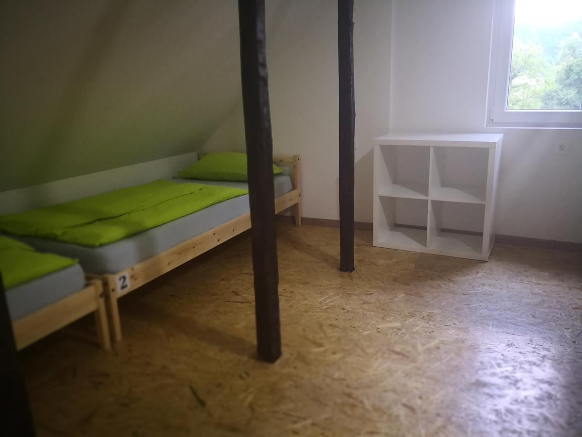 Albergue Bus Station Beds Bled Exterior foto