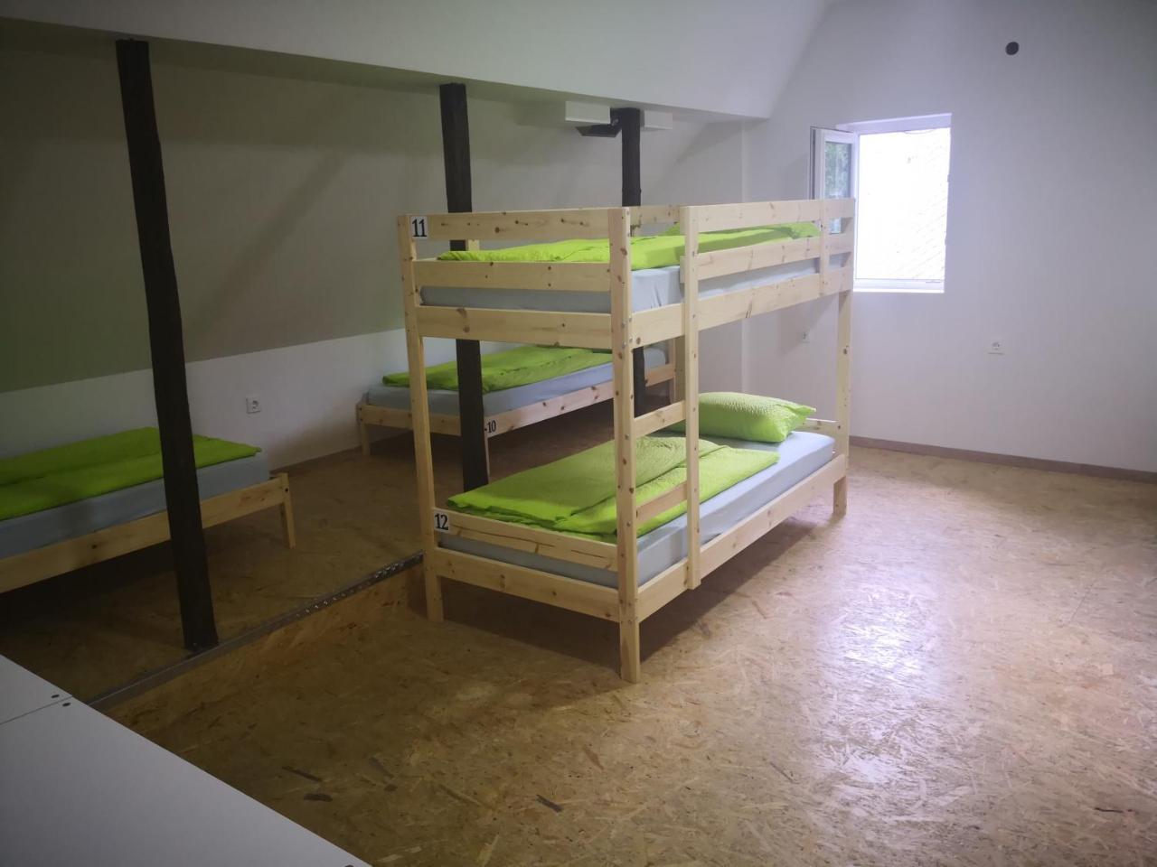 Albergue Bus Station Beds Bled Exterior foto