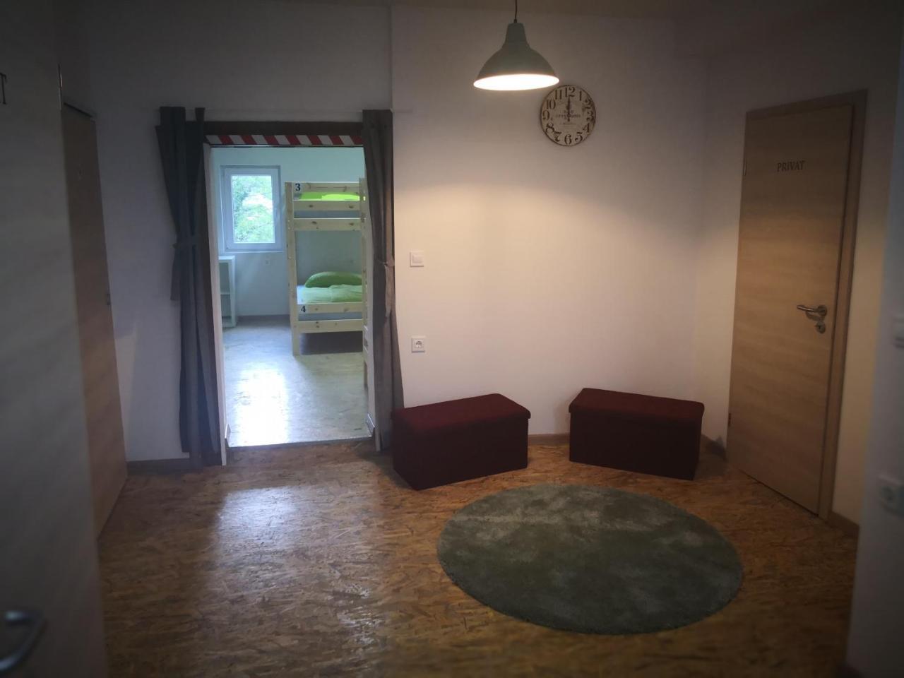 Albergue Bus Station Beds Bled Exterior foto